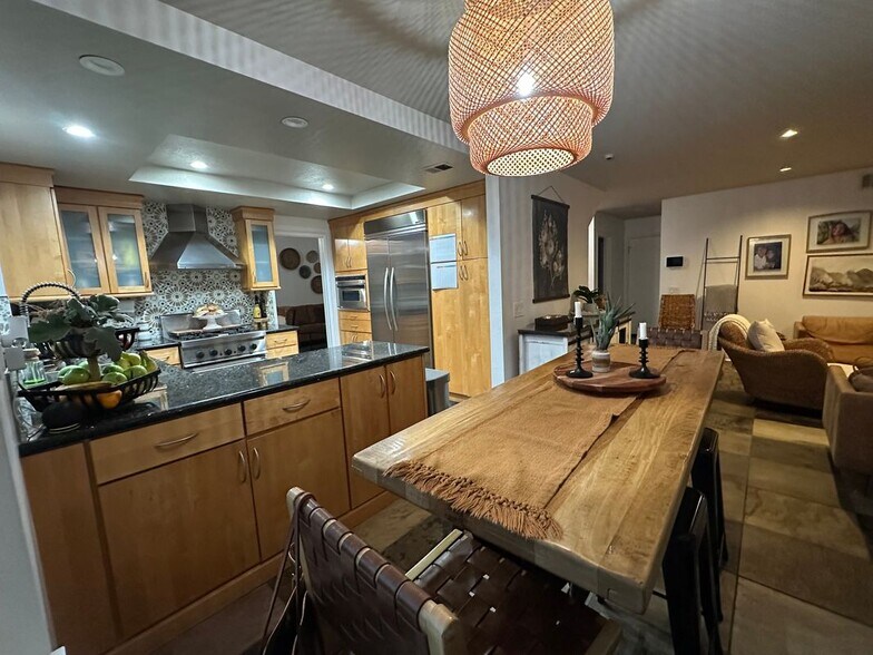 Building Photo - 26 Santa Catrina