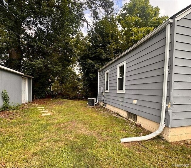 Building Photo - 505 Gardendale St