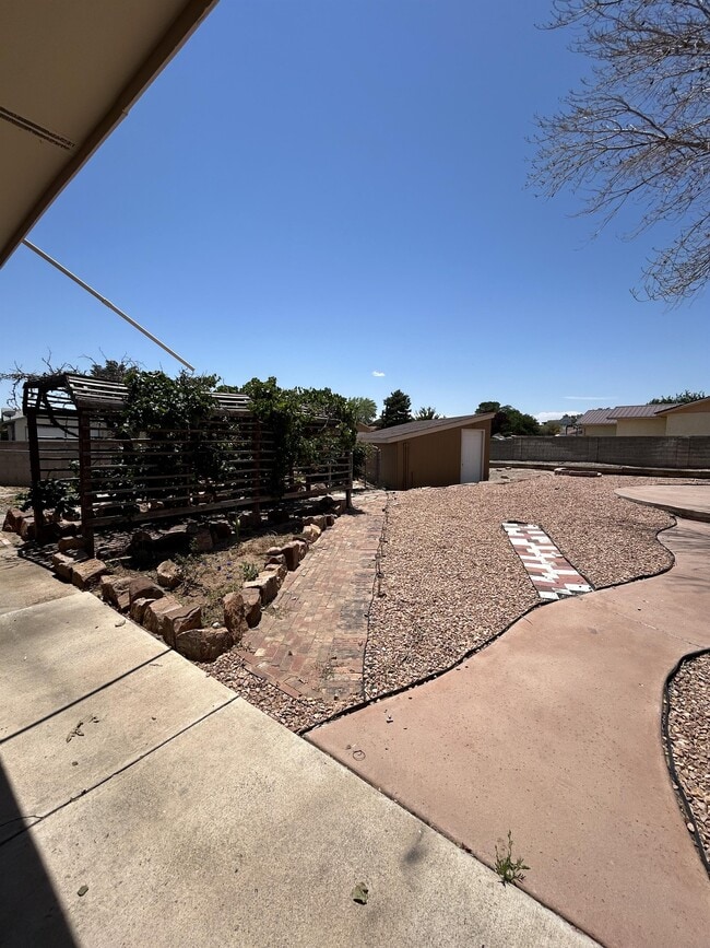 Building Photo - 6101 Equestrian Dr NW