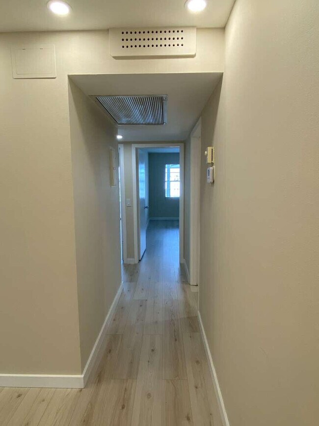 Building Photo - 4048 Exeter C