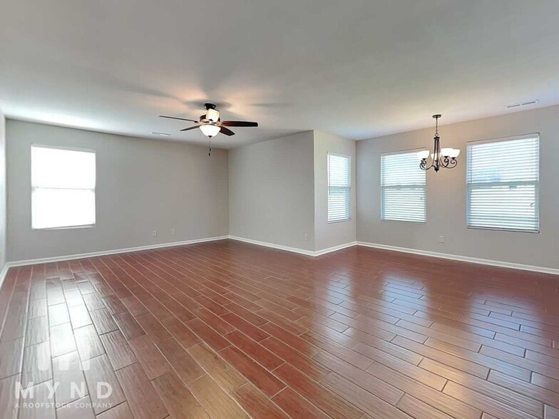 Building Photo - 29877 Glenrose Way