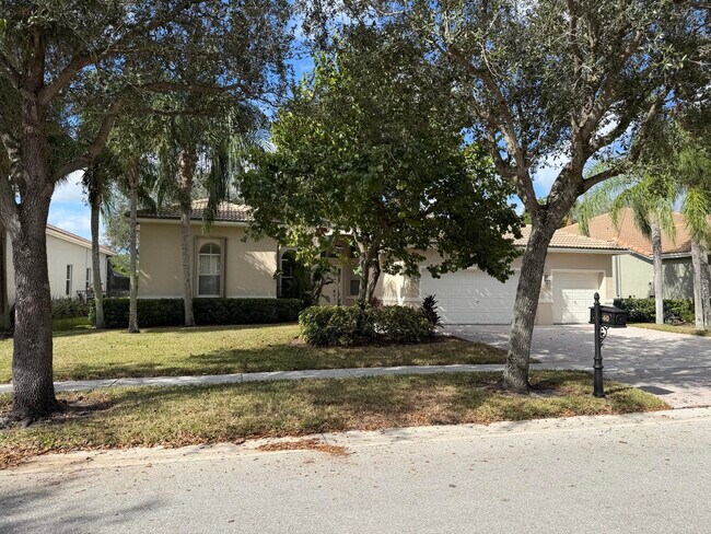 Building Photo - 10440 Cypress Lakes Preserve Dr