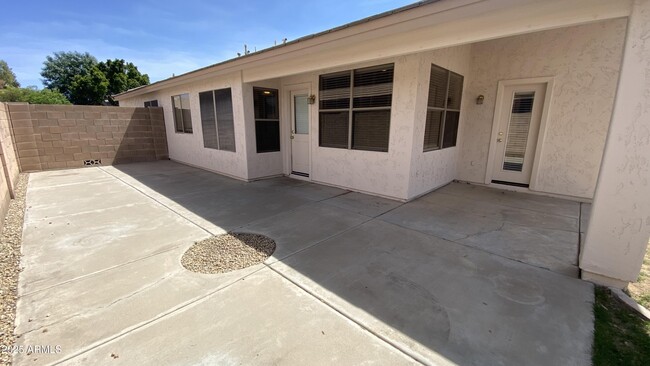 Building Photo - 19962 N 65th Dr