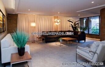 Building Photo - 1111 Beacon St