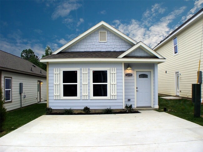 Primary Photo - 16725 Stonefield St