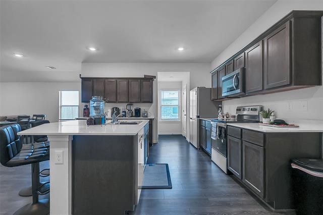 Building Photo - 1208 Community Way