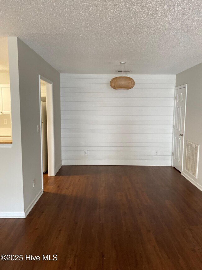 Building Photo - 5010 Hunters Trail