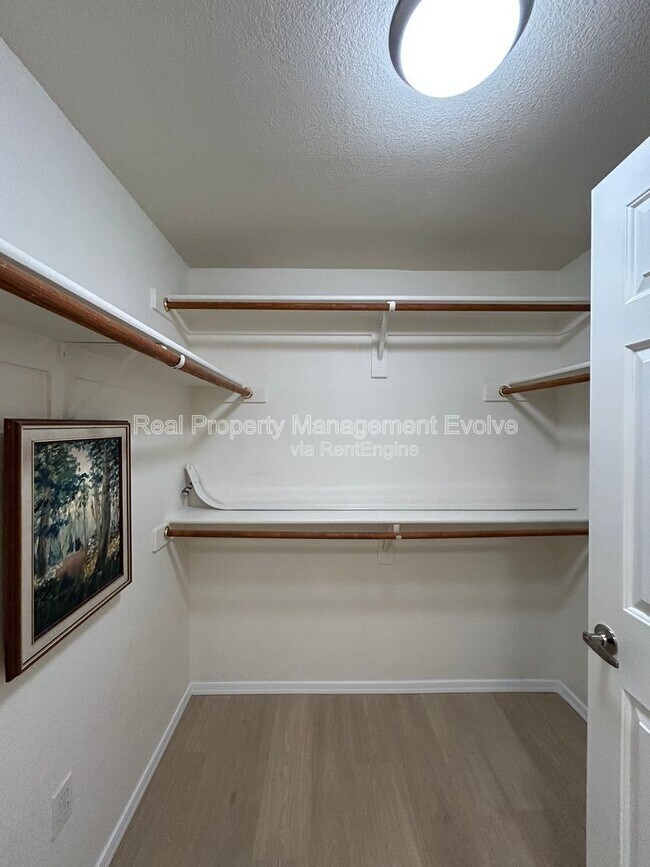 Building Photo - 425 W Rio Salado Pkwy