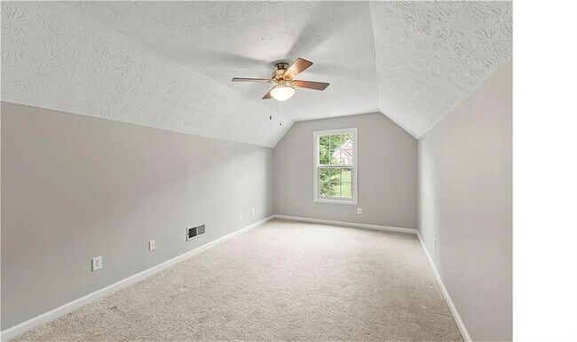 Building Photo - 5440 Windcrest Ln