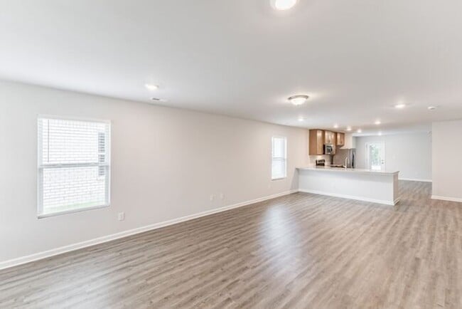 Building Photo - Beautiful home available for rent