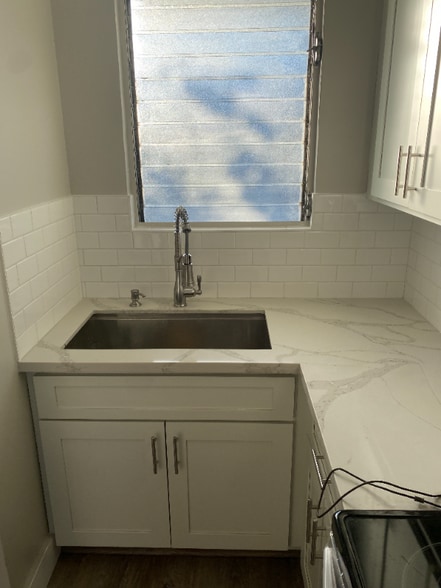 Building Photo - 1525 Pensacola St