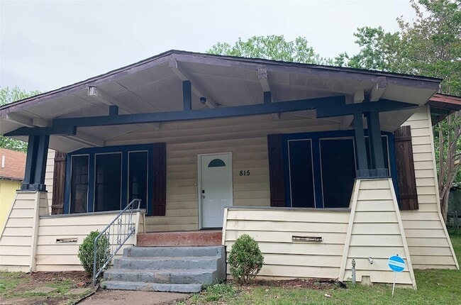 Primary Photo - 815 S Willow St