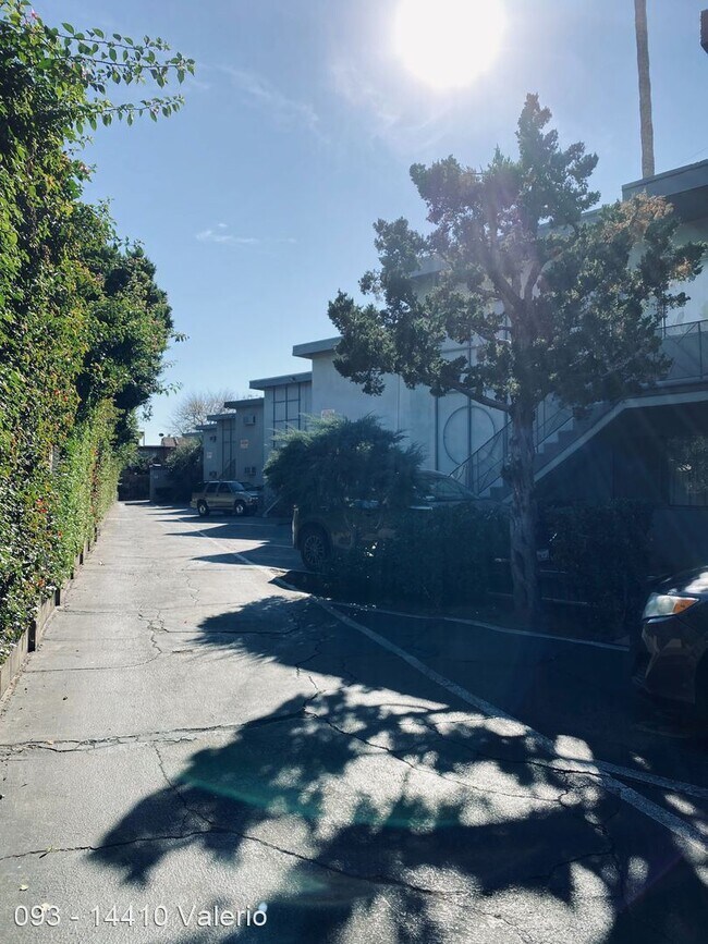 Building Photo - 14410 Valerio St