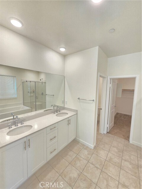 Building Photo - 2679 E Penelope Ln