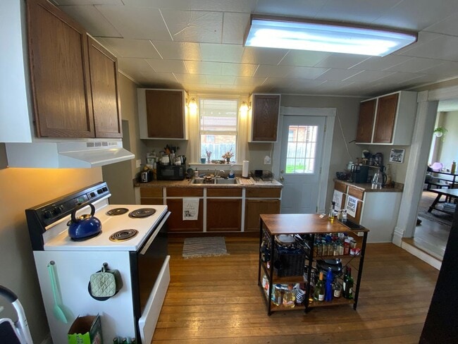 Building Photo - 3 Bedroom 1 Bath House - Close to Downtown Iowa City