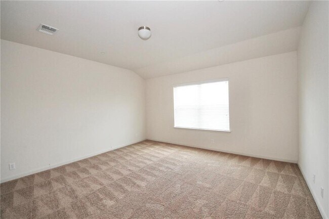 Building Photo - 1620 Bryant Dr