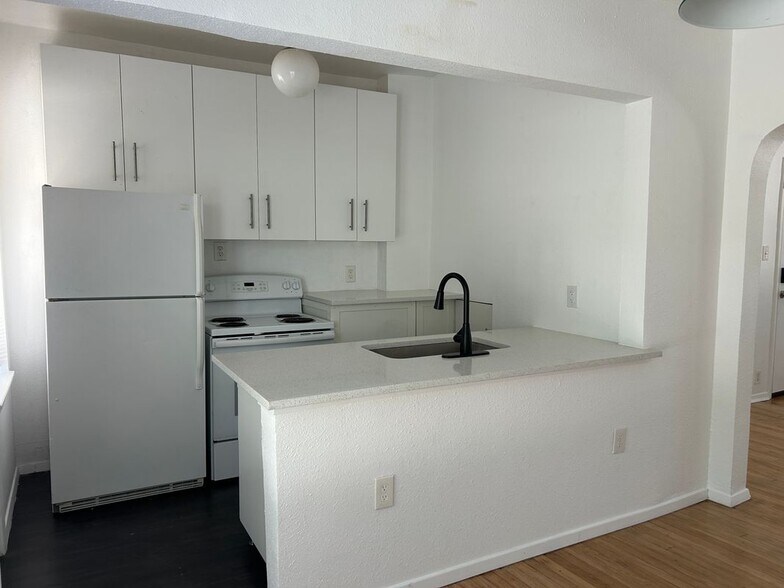 Building Photo - 5305 Reiger Ave