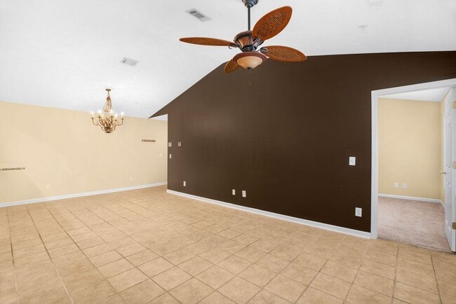 Building Photo - cl1114