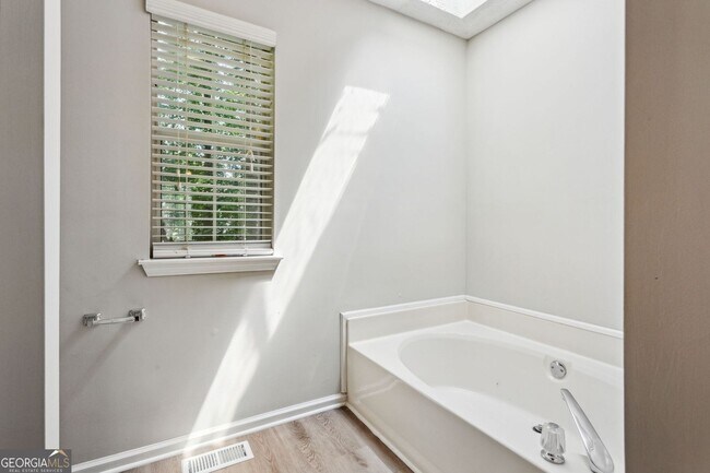 Building Photo - 525 Abbotts Hill Ln