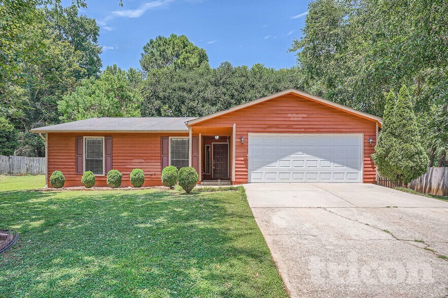 Building Photo - 9980 Lake Forest Way