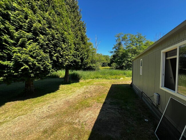 Building Photo - Remodeled 3BD 2BA in Ferndale!