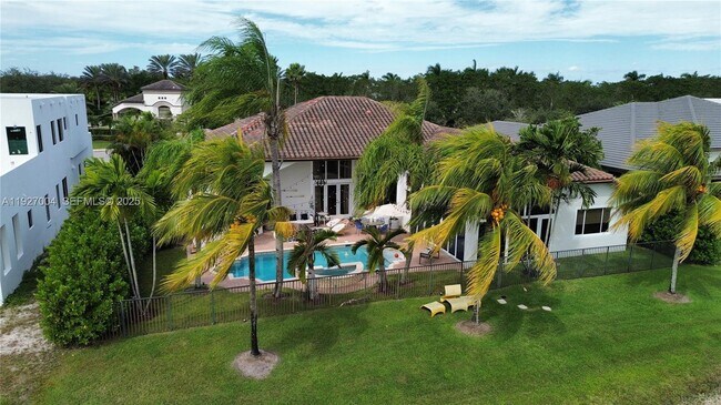 Building Photo - 19038 Park Ridge St