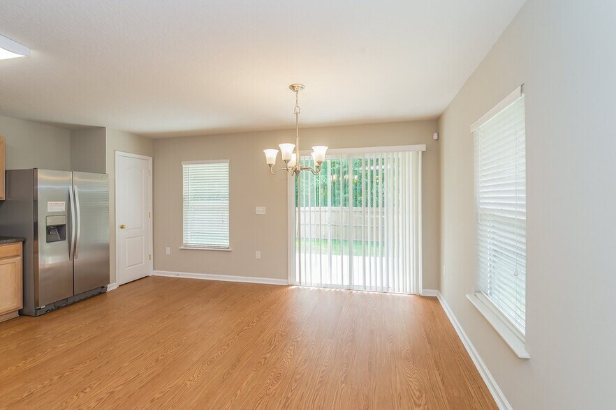 Building Photo - 1071 Collinswood Dr W