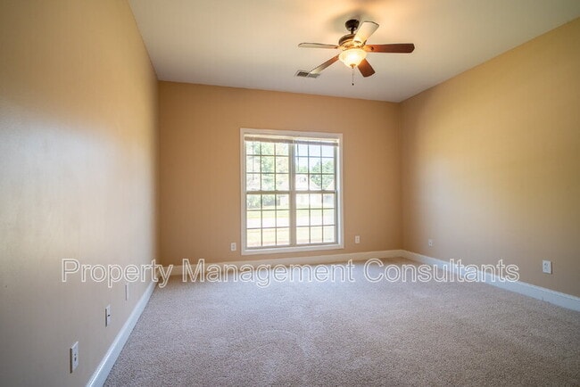 Building Photo - 178 Sarah Jane Dr