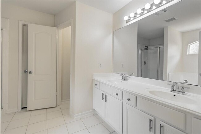 Building Photo - 11209 Avering Ln