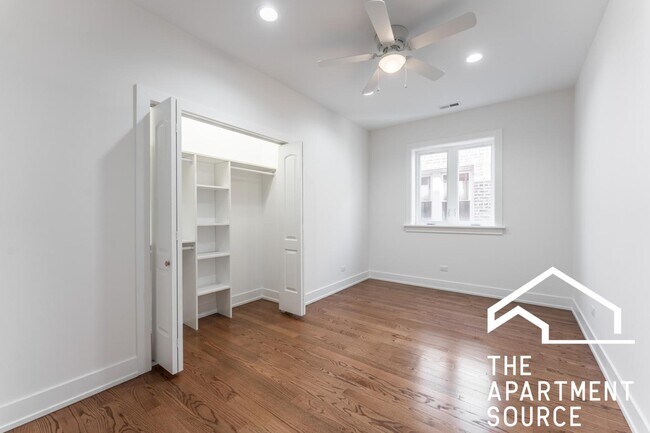 Building Photo - 3329 N Avers Ave