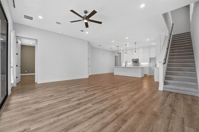 Building Photo - 508 Pinnacle View Dr