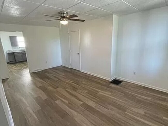 Building Photo - 405 Millbridge St
