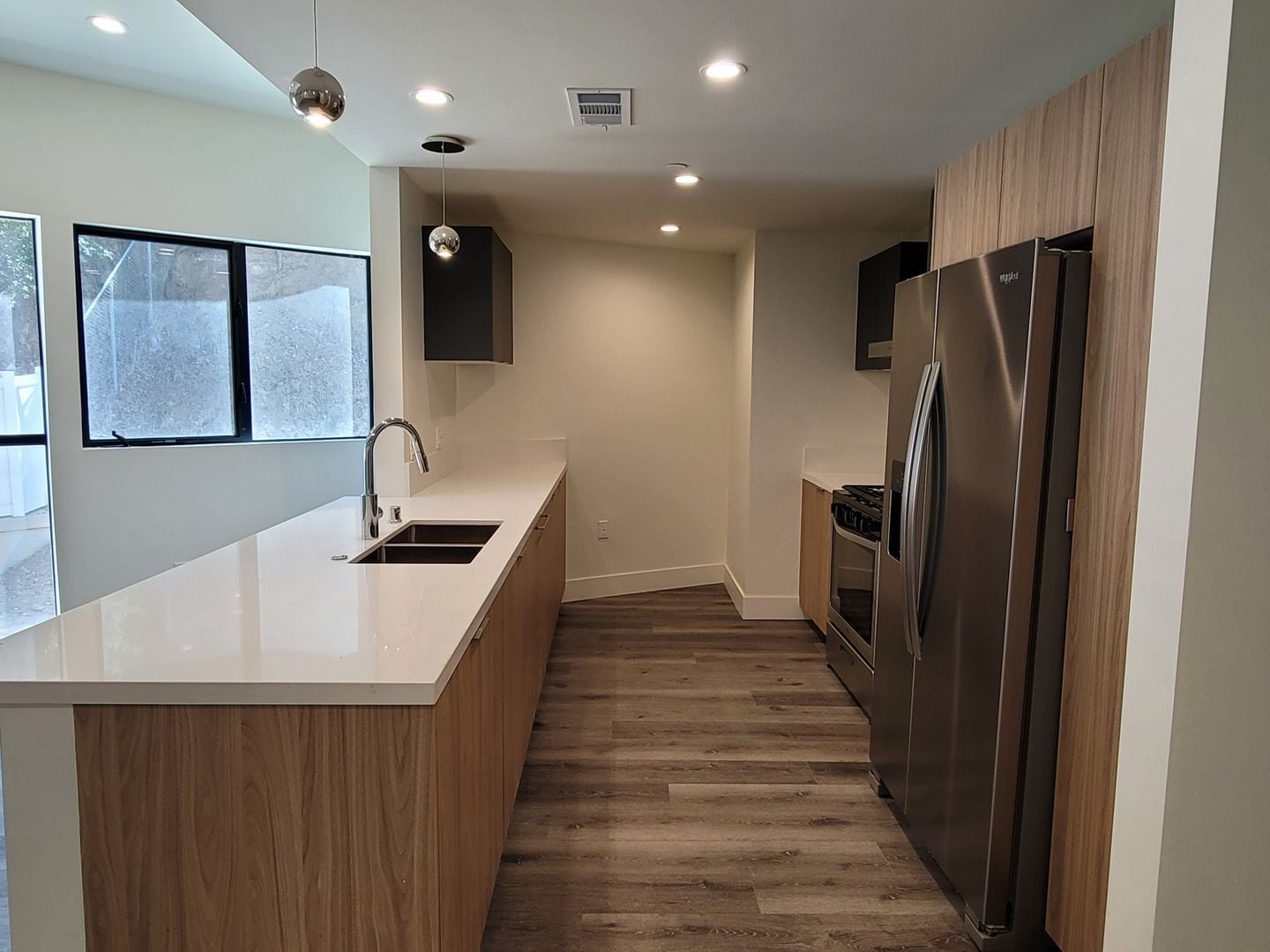 Building Photo - 862 Moraga Dr