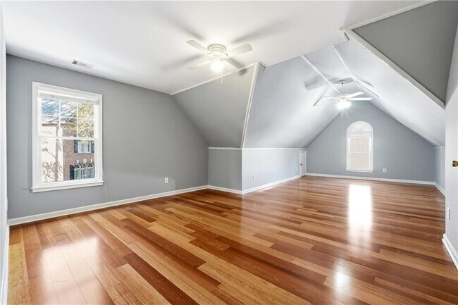 Building Photo - 5020 Greatwood Ln