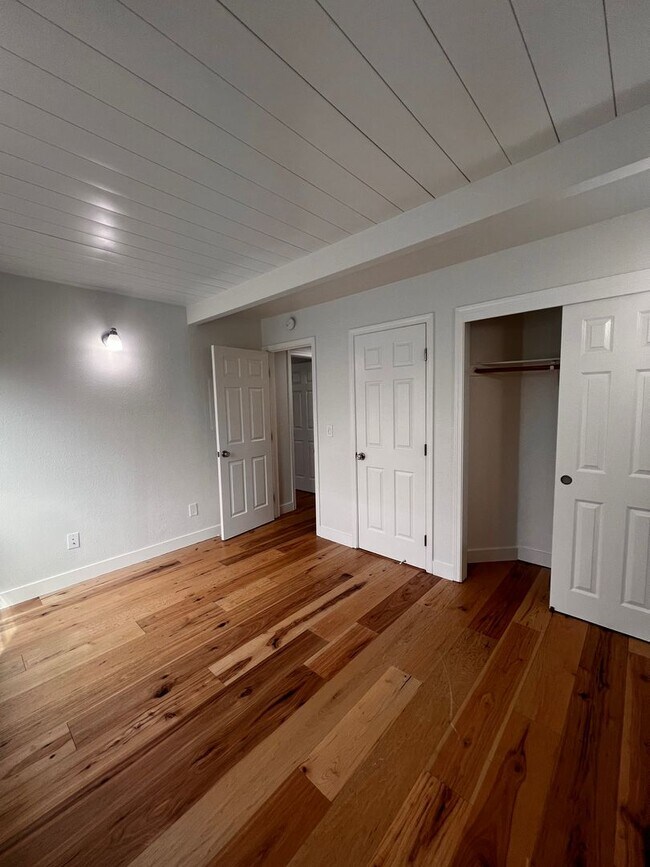 Building Photo - 2 bedroom 2 bath in Concord