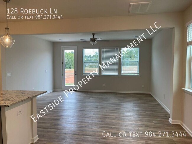 Building Photo - 128 Roebuck Ln