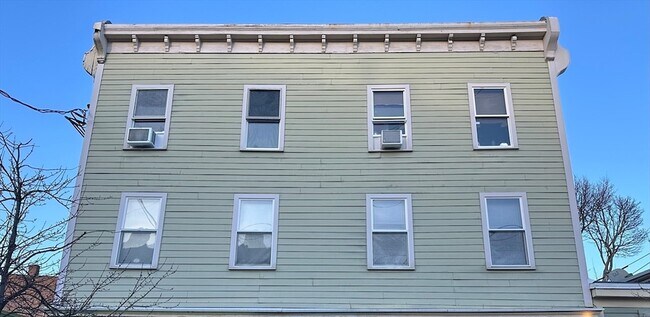 Primary Photo - 228 Sumner St