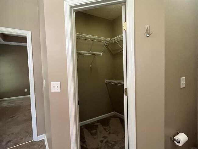 Building Photo - 1966 Chancellor Ridge Rd