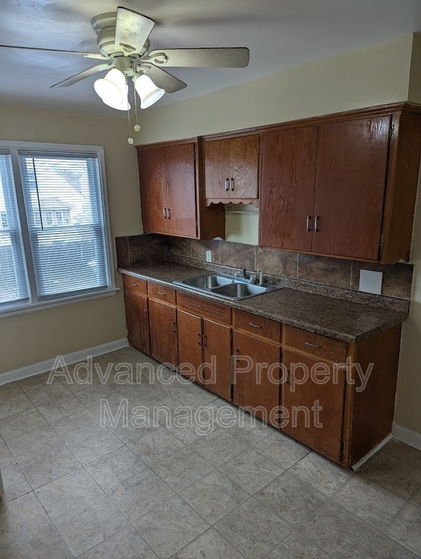 Building Photo - 4522 N Teutonia Ave