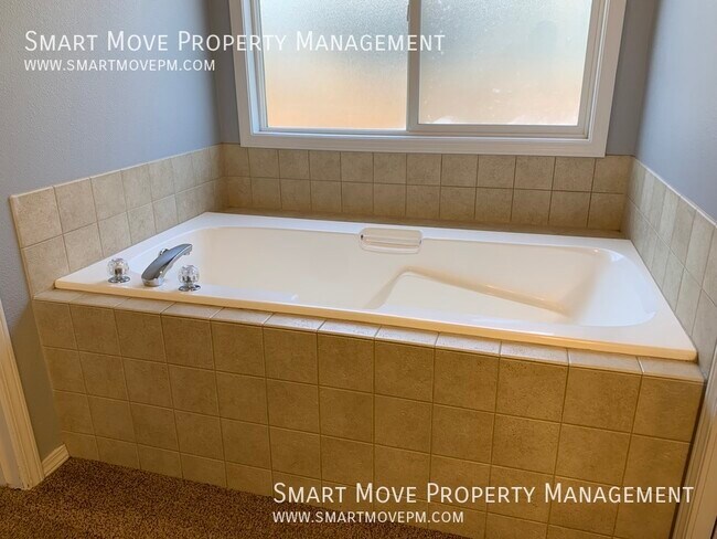 Building Photo - 4260 E Arborvitae Dr