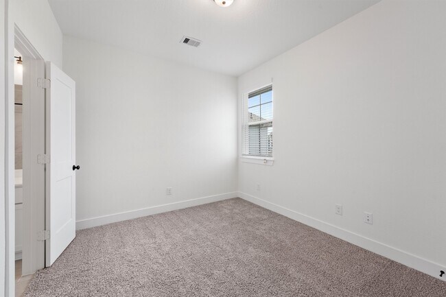 Building Photo - 21118 Medina River Dr