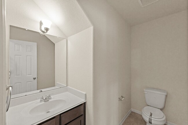 Building Photo - 16401 Olive Sparrow Dr