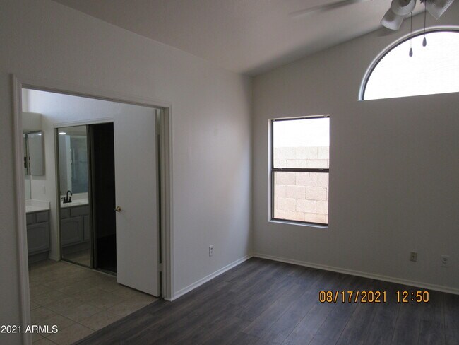 Building Photo - 4516 W Behrend Dr