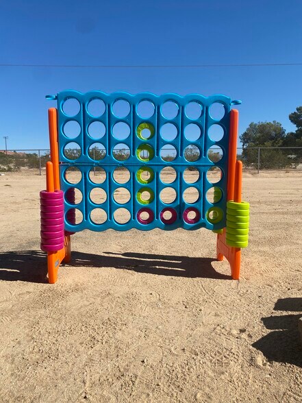 Building Photo - 72654 Sunnyslope Dr