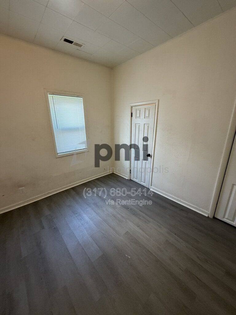 Building Photo - 1308 W 4th St