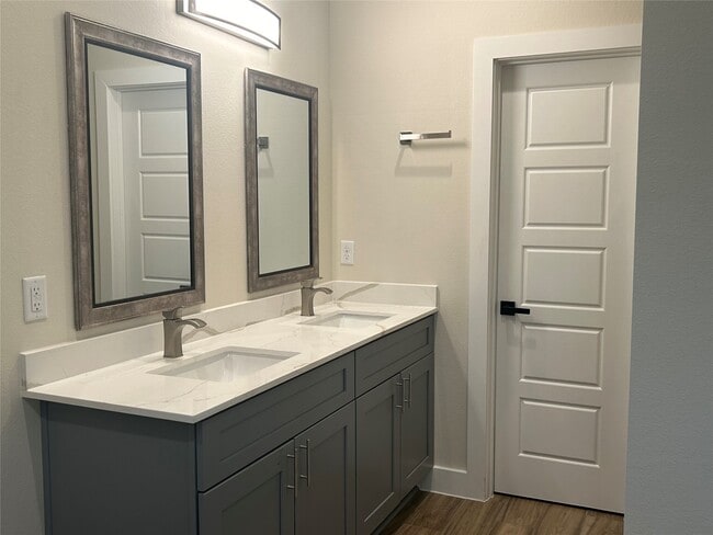 Building Photo - 5712 Harbrook Dr