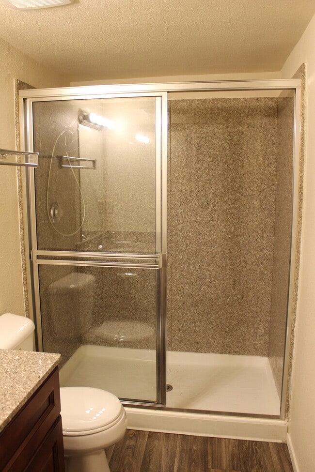 Building Photo - GUARD GATE COMMUNITY, 3 BEDROOM, 1.75 BATH...
