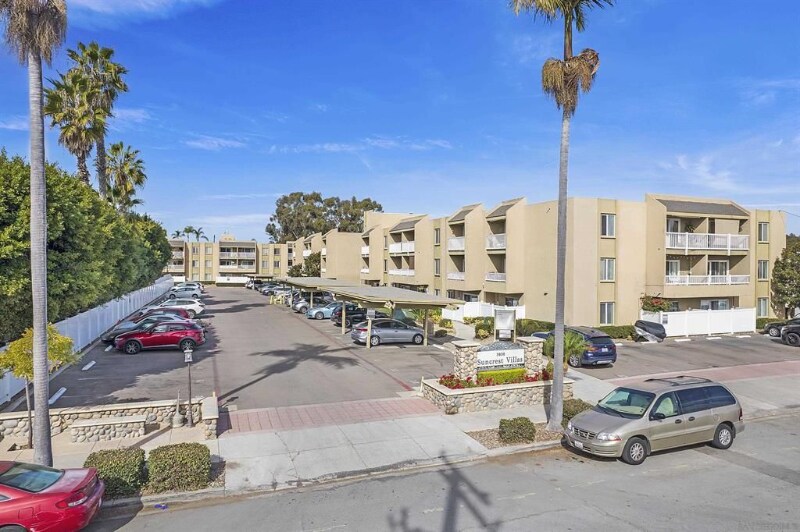 Building Photo - 3030 Suncrest Dr