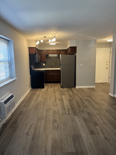 Building Photo - 7232 Randolph St