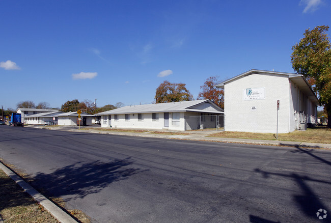 Primary Photo - Reynoso Apartments